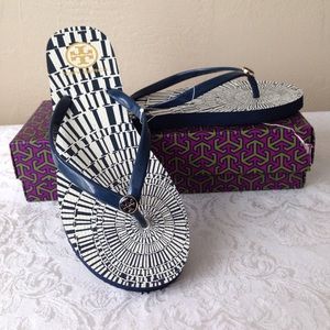 Tory Burch Bullseye Thin Flip Flops 9